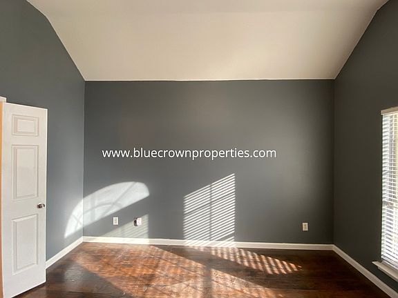 5th image of 1521 Hollow Oak Dr