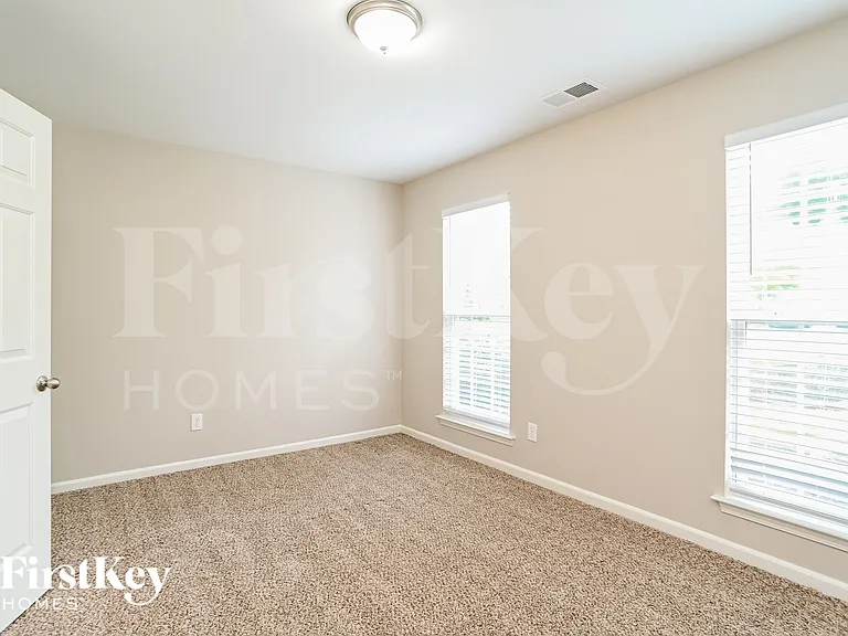 2015 Farmingham Ln — Photo 11