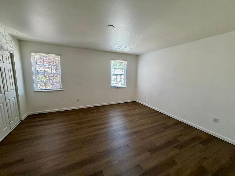68 Village Dr — Photo 17