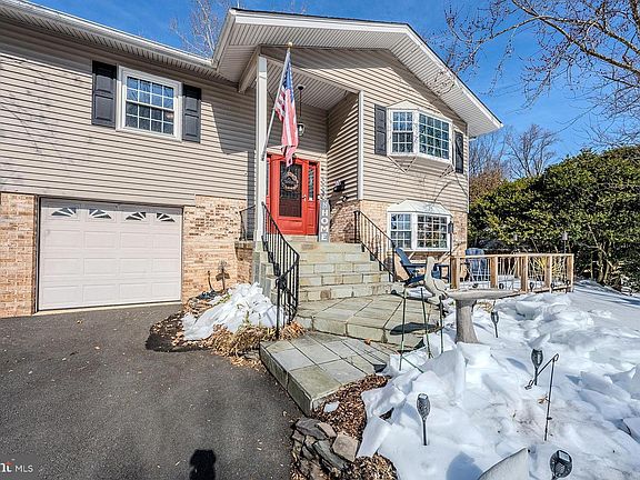 5th image of 6112 Harmon Pl