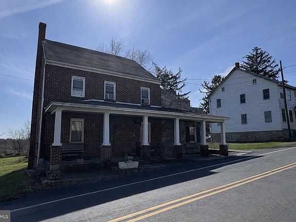 3rd image of 7844 Mentzer Gap Rd