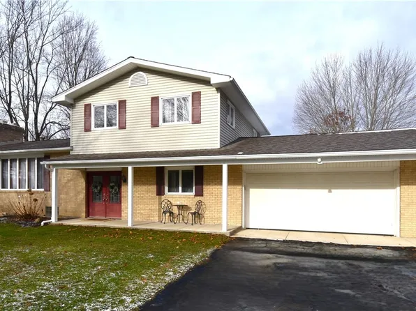 7085 Sunnydell Dr, Brookfield, OH 44403