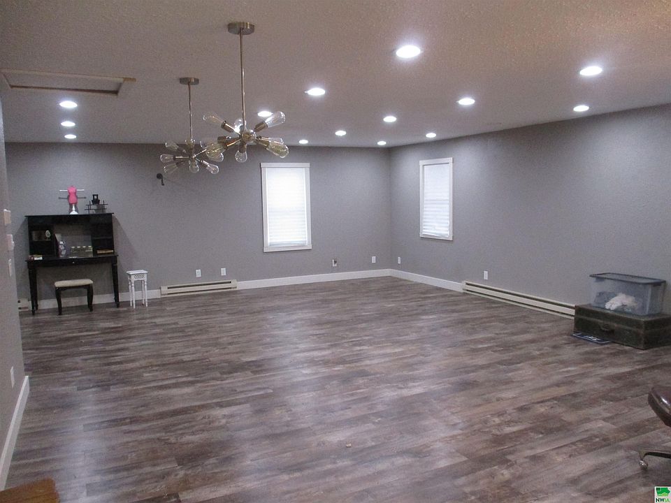 204 S 3rd St, Laurens, IA 50554 Zillow