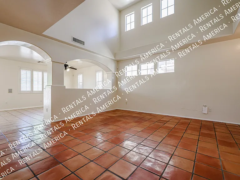 528 W Mountain Sage Dr — Photo 9