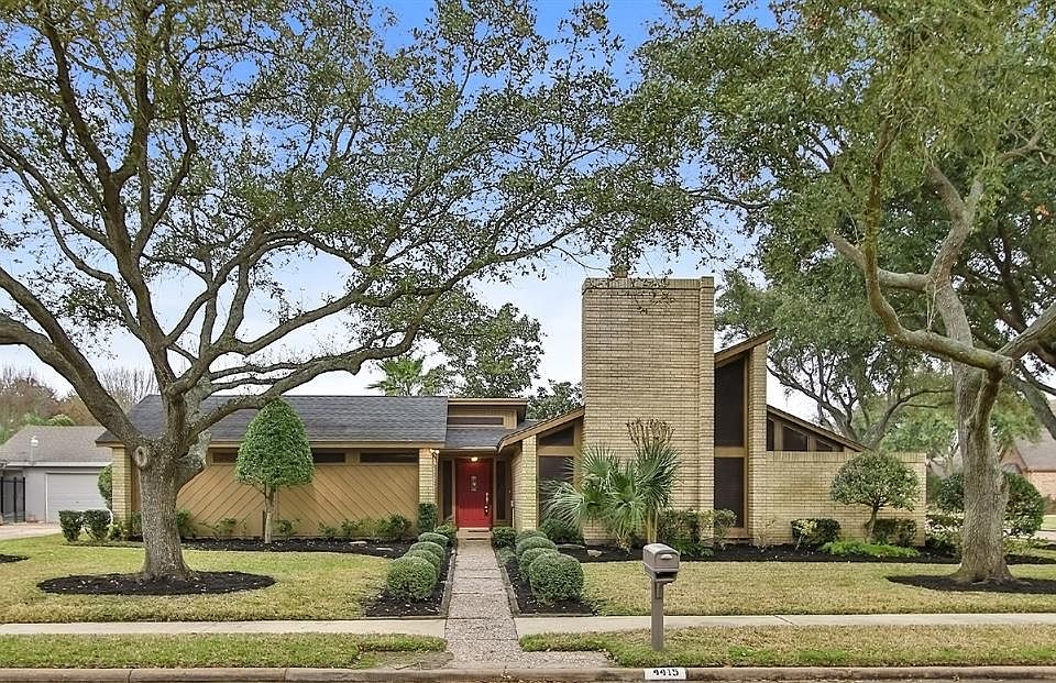 1st image of 4415 Valparaiso Cir
