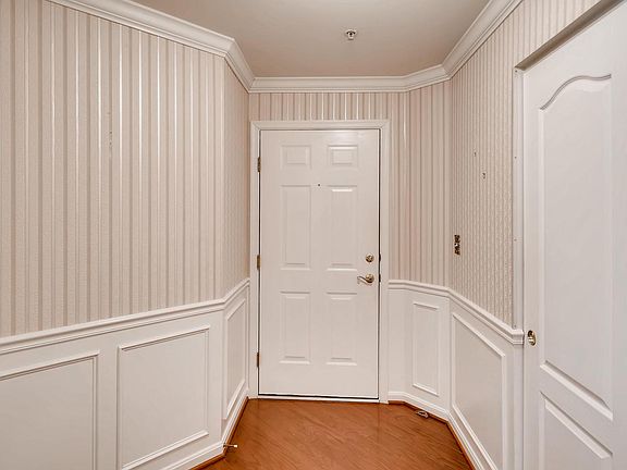 4th image of 1410 Bonnett Pl #227