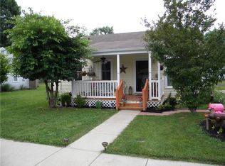 623 10th St, Chesterfield, IN 46017