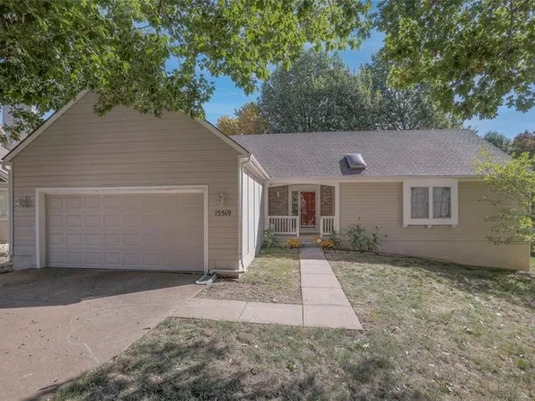 15519 Floyd St, Overland Park, KS 66223