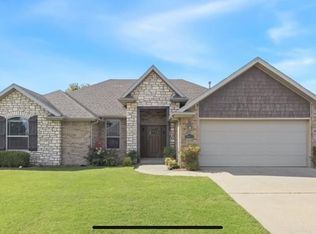 2915 N Raven Ln, Fayetteville, AR 72704