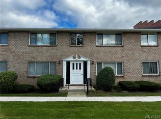 135 Old Lyme Dr APT 7, Amherst, NY 14221
