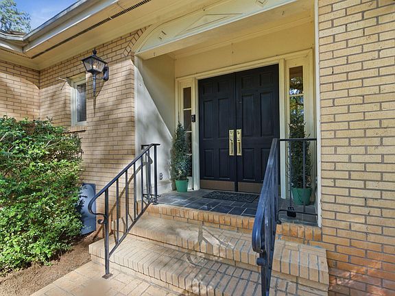 5th image of 2420 Tyson St