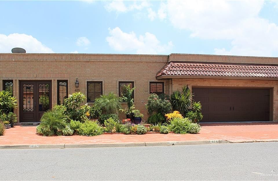 1st image of 425 Uvalde Ave