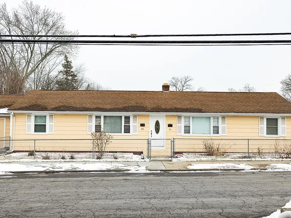 89 Columbia Ave, Pawtucket, RI 02860