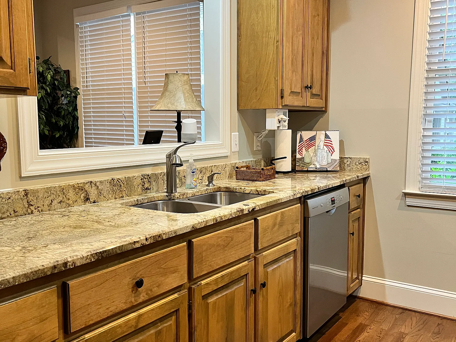 4 bed, 2170 sqft, $2,600 — Photo 2