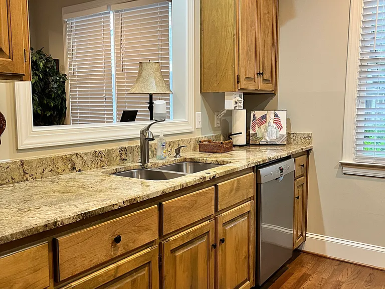 139 Woodcrest Dr — Photo 2