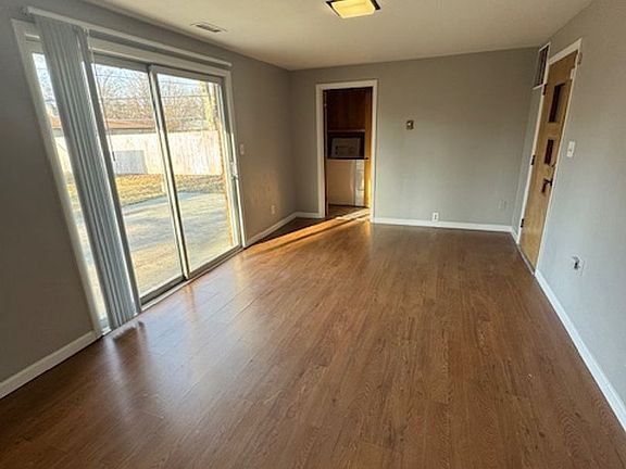 2nd image of 3754 Bruneal St