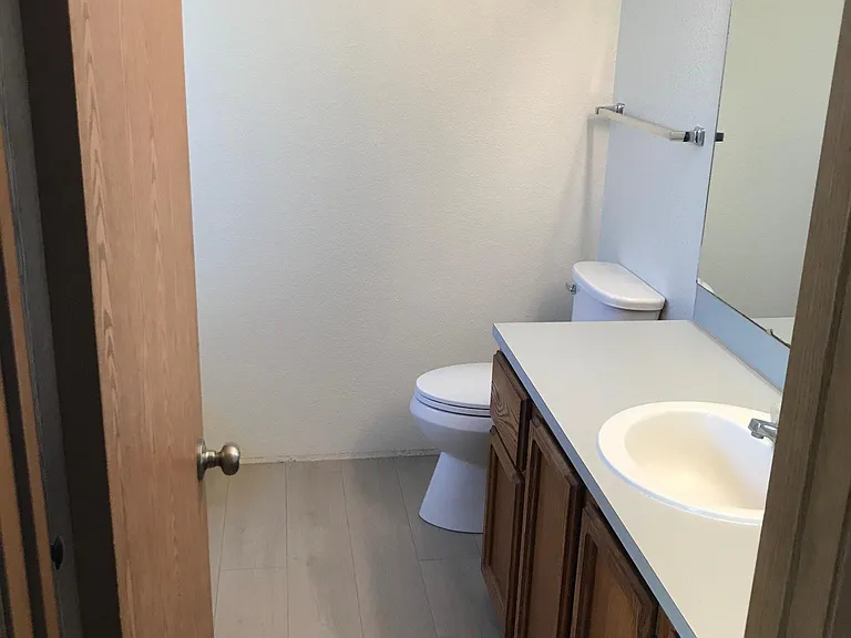 1484 Diamond Rd S — Photo 11