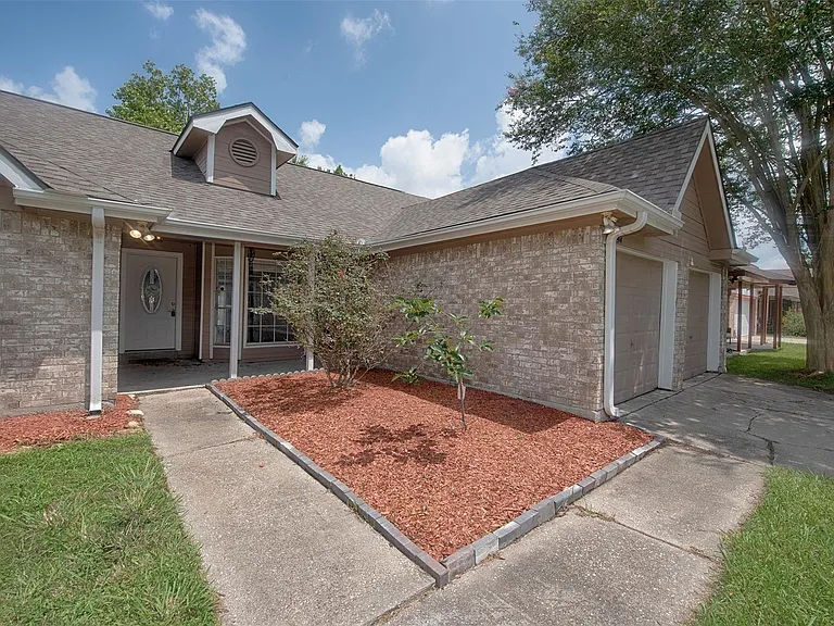2914 Tarpon Dr — Photo 5