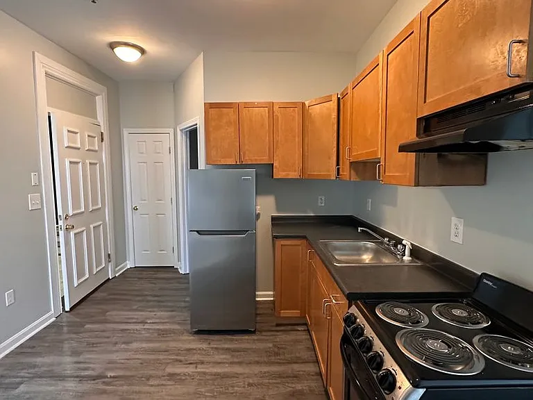60 Franklin St — Photo 12
