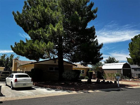 2nd image of 1000 Crestwood Drive