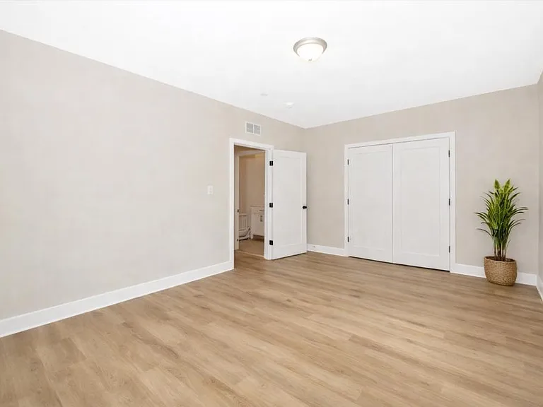 206 Broadway St #2 — Photo 4