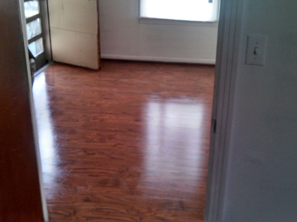 1st image of 112 W Avenue A
