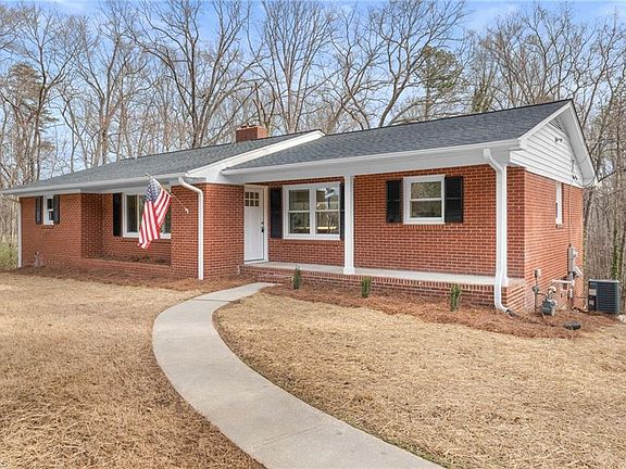 2nd image of 5920 Loop Rd