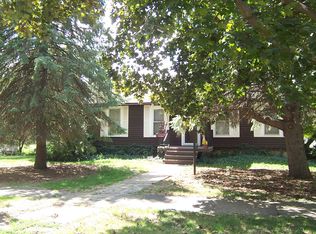 310 N 5th St, Fairbury, IL 61739