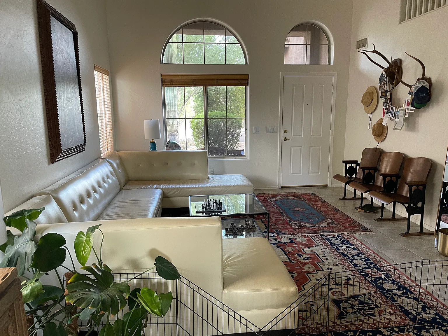 4 bed, 2338 sqft, $4,530 — Photo 4