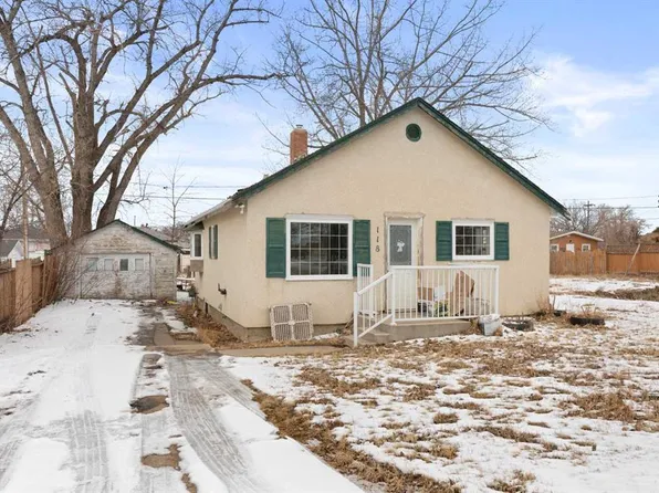 118 E 2nd St SE, Redcliff, AB T0J 2P2