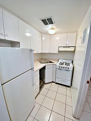 Rented by Douglas Elliman | media 14