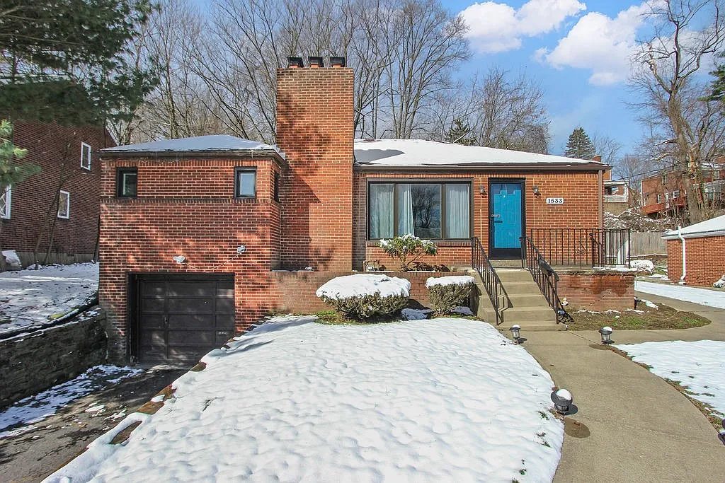 1533 Williamsburg Pl photo 1