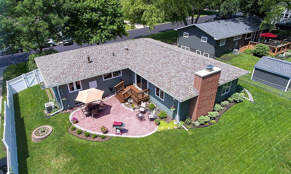 1st image of 3230 Carlton Dr