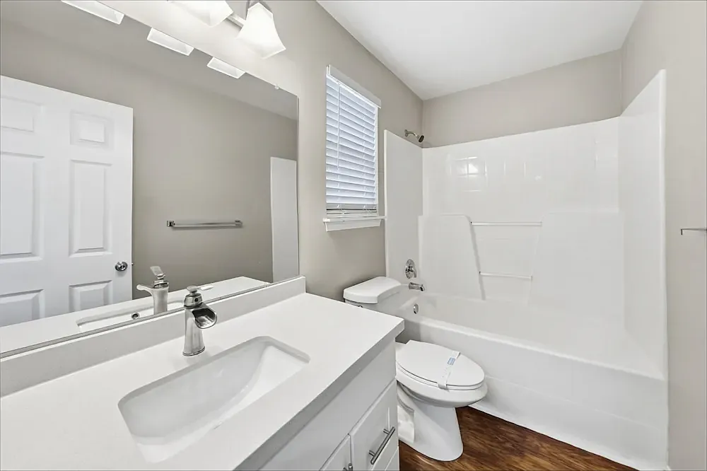 4 bed, 2.5 bath, 1808 sqft, $1,890 — Photo 3