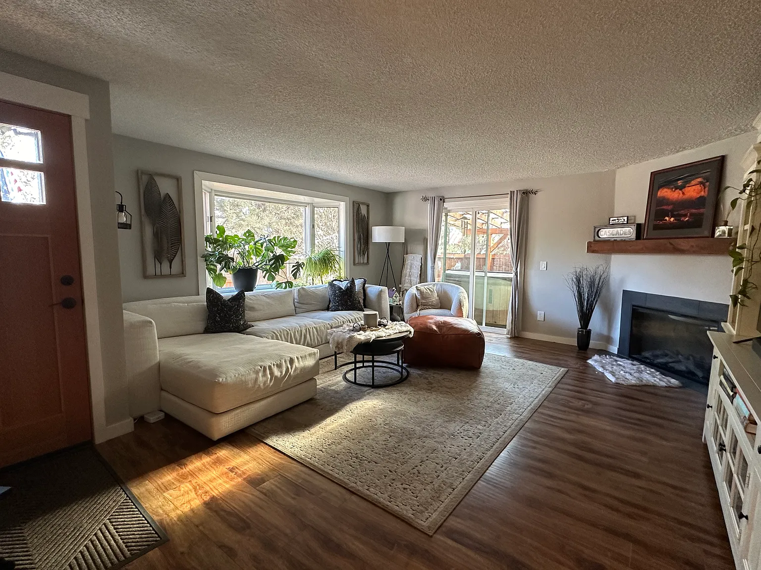 935 SE Douglas St — Photo 3