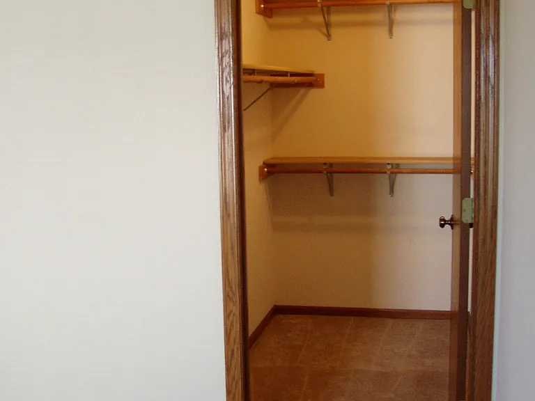 816 Blue Mounds St — Photo 25