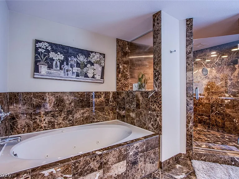 360 E Desert Inn Rd #1008 — Photo 22