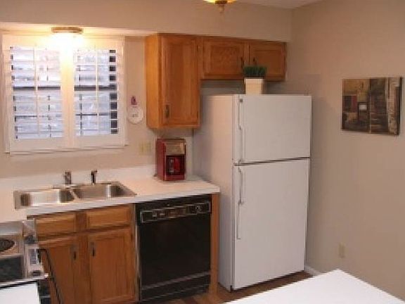 5th image of 12940 Bryce Canyon Dr APT B
