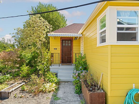 3rd image of 5304 SE Center St