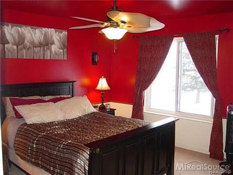 5th image of 27082 Dartmouth St