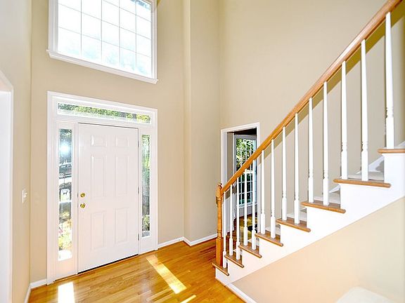 5th image of 120 Windsor Creek Dr