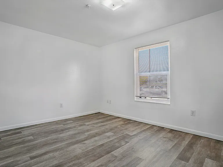 Vermillion View — Photo 6