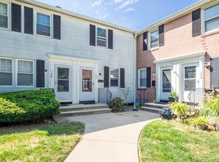 168 Sylvan Knoll Rd, Stamford, CT 06902