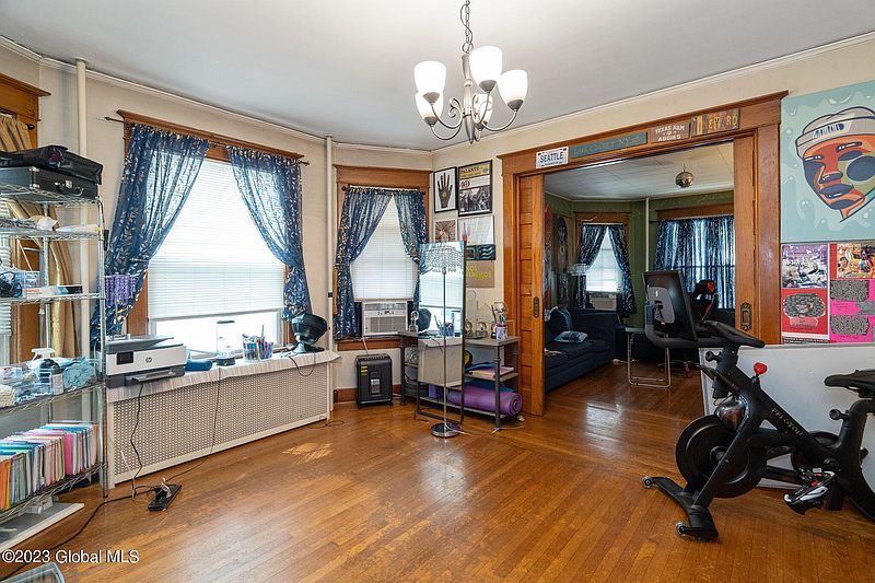 5th image of 30 Besch Avenue
