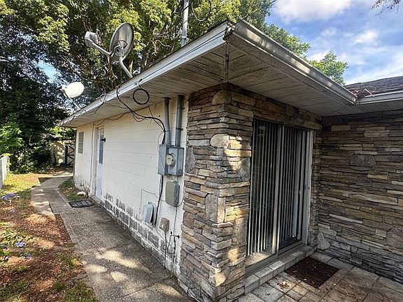 3rd image of 205 Pinecrest Rd