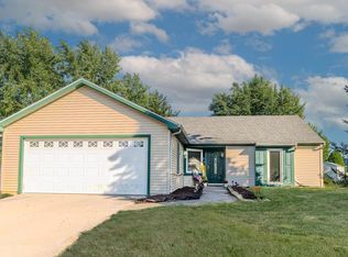 2112 Cortez Dr, Kendallville, IN