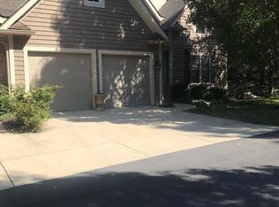 22 Brookehill Dr, Powell, OH 43065