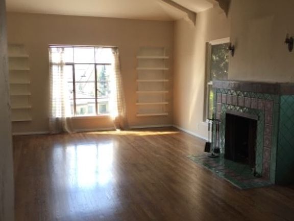 2nd image of 2232 N Gower St