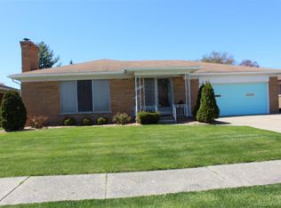 23059 Johnston Ave, Eastpointe, MI 48021