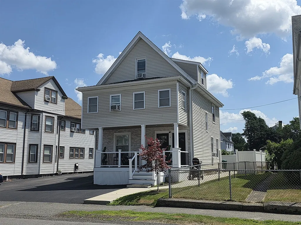 3 bed, 1500 sqft, $3,500 — Photo 1